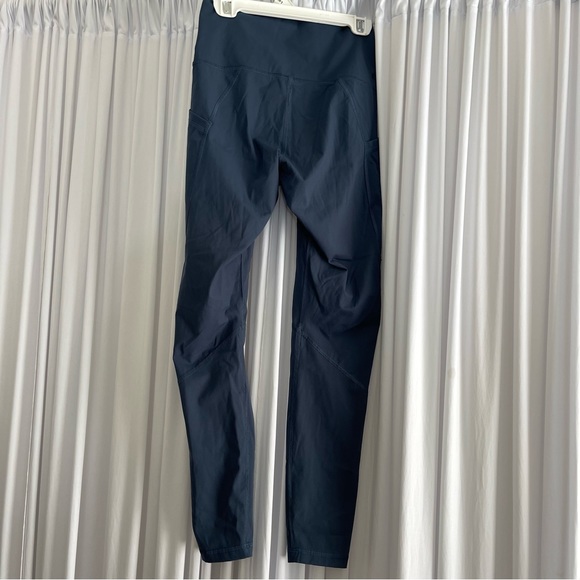 Everlane The Perform 24/7 Legging Indigo Blue - Picture 8 of 10